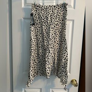 NWT Olivia Grey Handkerchief Skirt